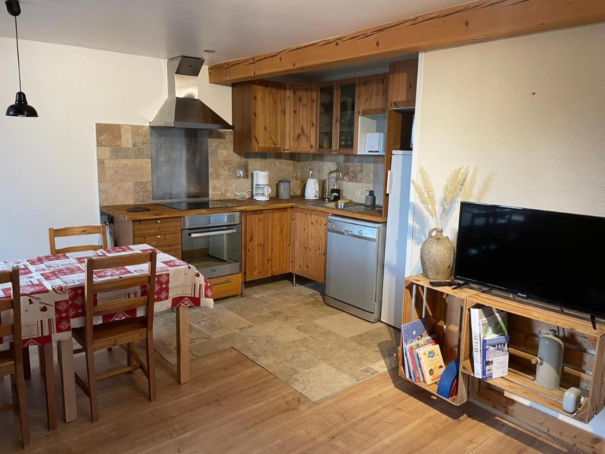 7 P - Au Coeur Du Massif Jurassien Guest House เลรูส ภายนอก รูปภาพ