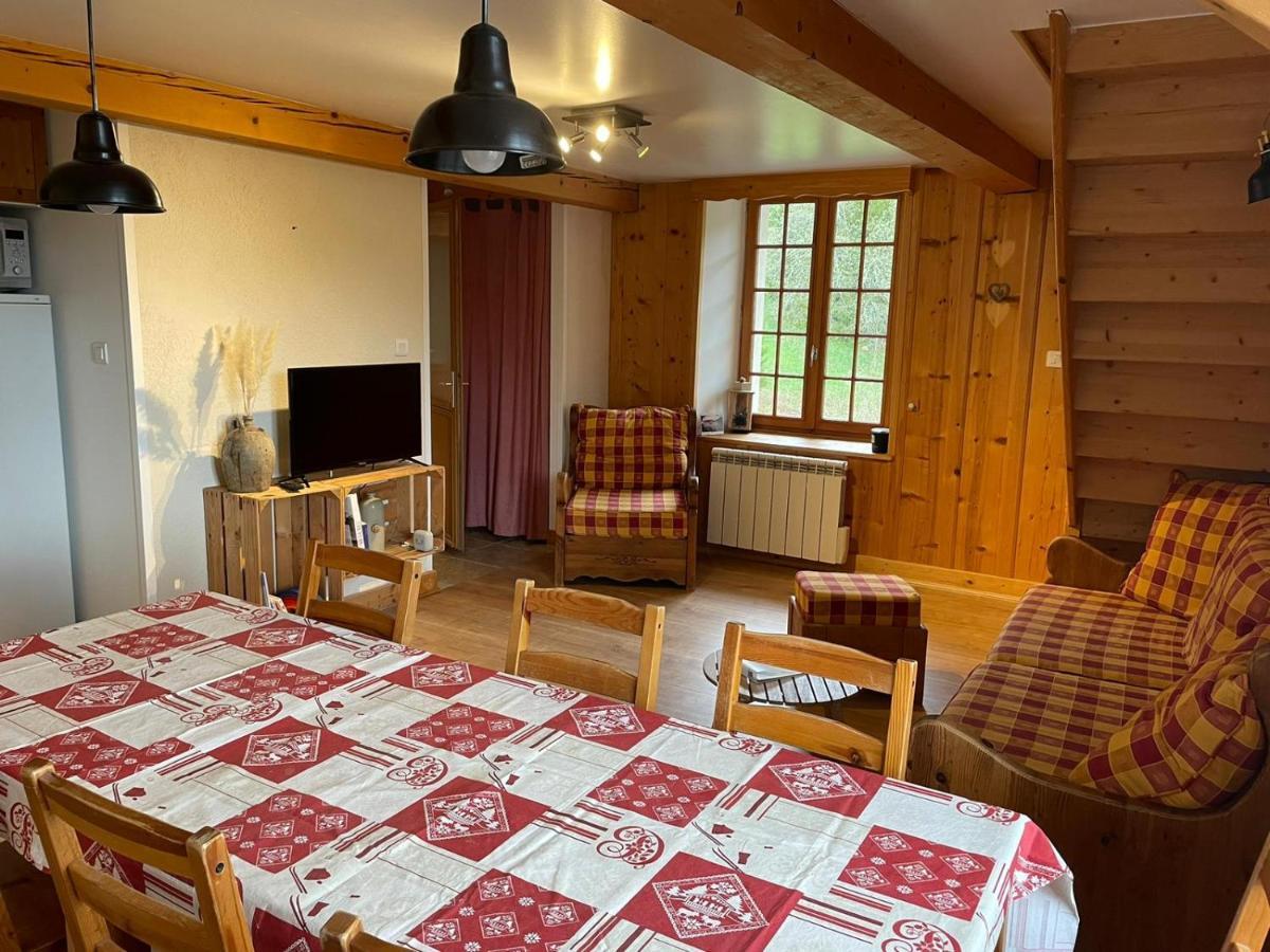 7 P - Au Coeur Du Massif Jurassien Guest House เลรูส ภายนอก รูปภาพ